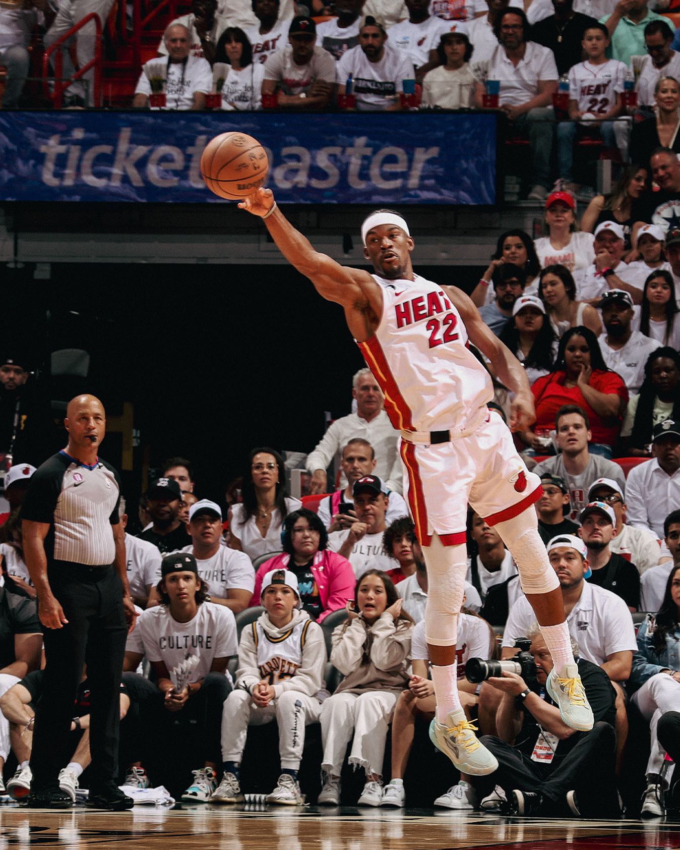 乐鱼app-关于巴特勒焦点对战，内马尔与40激战SKT分钟，领先优势明显胜负难料！上演精彩一战的信息-乐鱼app