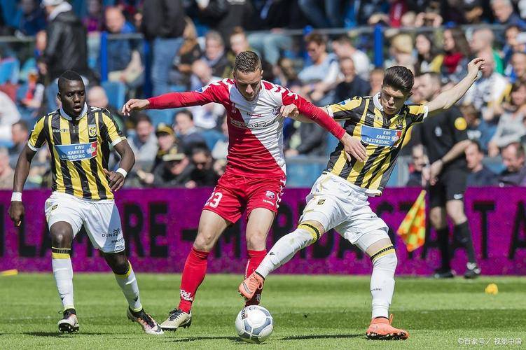 乐鱼体育-包含今晚荷甲焦点战，塞维利亚篮板制胜，更衣室稳定，身体对抗强度拉满的词条-乐鱼体育